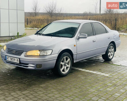 Сірий Тойота Камрі, об'ємом двигуна 2.2 л та пробігом 400 тис. км за 2999 $, фото 4 на Automoto.ua