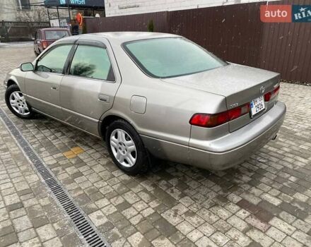 Сірий Тойота Камрі, об'ємом двигуна 2.2 л та пробігом 300 тис. км за 3000 $, фото 12 на Automoto.ua