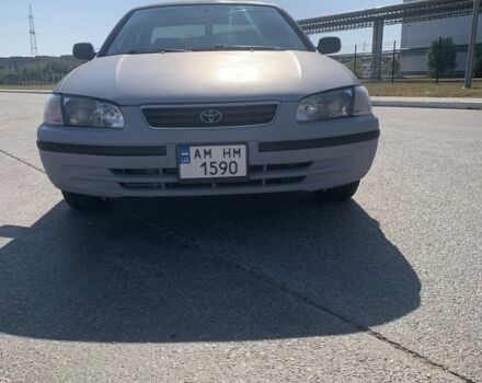 Сірий Тойота Камрі, об'ємом двигуна 2.2 л та пробігом 392 тис. км за 3100 $, фото 2 на Automoto.ua