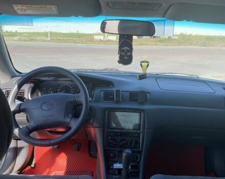 Сірий Тойота Камрі, об'ємом двигуна 2.2 л та пробігом 392 тис. км за 3100 $, фото 6 на Automoto.ua