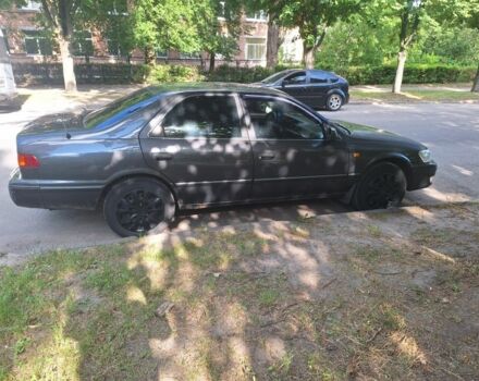 Серый Тойота Камри, объемом двигателя 3 л и пробегом 520 тыс. км за 3300 $, фото 3 на Automoto.ua