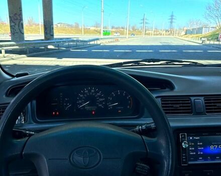 Серый Тойота Камри, объемом двигателя 2.2 л и пробегом 288 тыс. км за 3200 $, фото 2 на Automoto.ua