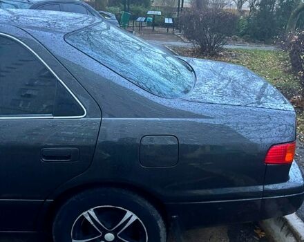 Сірий Тойота Камрі, об'ємом двигуна 2.2 л та пробігом 263 тис. км за 3300 $, фото 3 на Automoto.ua