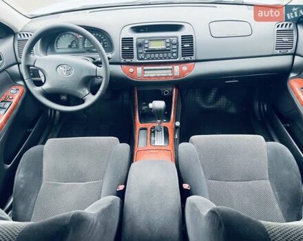 Сірий Тойота Камрі, об'ємом двигуна 2.4 л та пробігом 216 тис. км за 5999 $, фото 27 на Automoto.ua