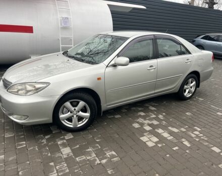 Сірий Тойота Камрі, об'ємом двигуна 2.4 л та пробігом 216 тис. км за 5999 $, фото 1 на Automoto.ua