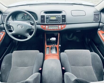 Сірий Тойота Камрі, об'ємом двигуна 2.4 л та пробігом 216 тис. км за 5999 $, фото 12 на Automoto.ua