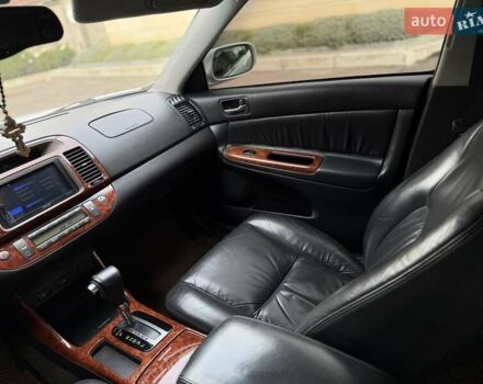 Сірий Тойота Камрі, об'ємом двигуна 3 л та пробігом 215 тис. км за 6800 $, фото 22 на Automoto.ua