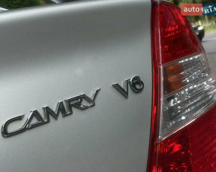 Серый Тойота Камри, объемом двигателя 3 л и пробегом 240 тыс. км за 6250 $, фото 18 на Automoto.ua