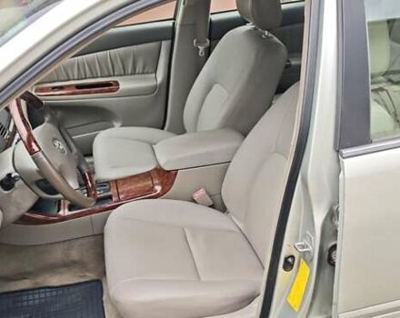 Серый Тойота Камри, объемом двигателя 2.36 л и пробегом 260 тыс. км за 6500 $, фото 2 на Automoto.ua