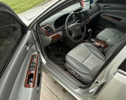 Серый Тойота Камри, объемом двигателя 2.4 л и пробегом 420 тыс. км за 6200 $, фото 7 на Automoto.ua