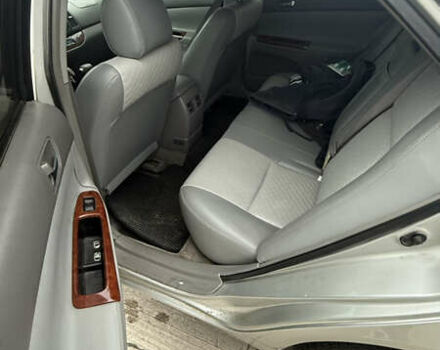 Серый Тойота Камри, объемом двигателя 2.4 л и пробегом 420 тыс. км за 6200 $, фото 8 на Automoto.ua