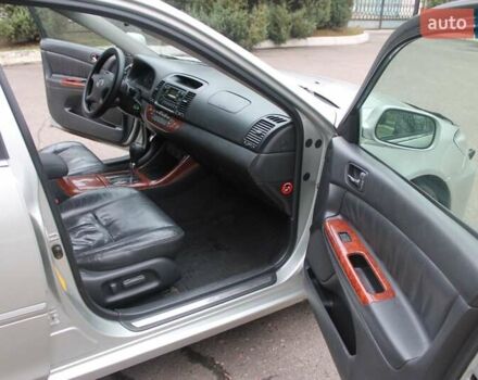 Серый Тойота Камри, объемом двигателя 2.4 л и пробегом 375 тыс. км за 5500 $, фото 14 на Automoto.ua