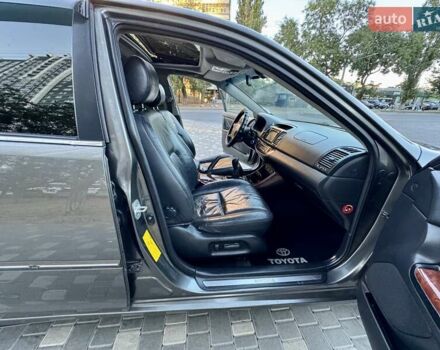 Серый Тойота Камри, объемом двигателя 2.4 л и пробегом 257 тыс. км за 5400 $, фото 36 на Automoto.ua