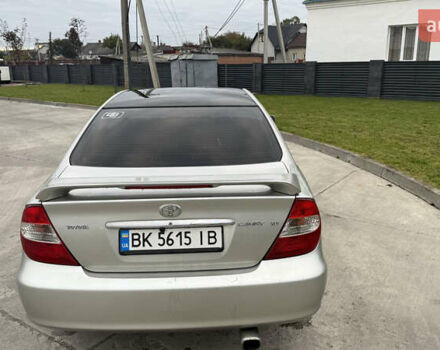 Серый Тойота Камри, объемом двигателя 2.4 л и пробегом 420 тыс. км за 6200 $, фото 5 на Automoto.ua