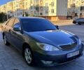 Серый Тойота Камри, объемом двигателя 2.4 л и пробегом 172 тыс. км за 4950 $, фото 1 на Automoto.ua