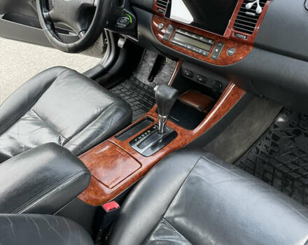 Сірий Тойота Камрі, об'ємом двигуна 3 л та пробігом 384 тис. км за 5500 $, фото 32 на Automoto.ua