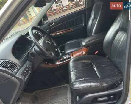 Серый Тойота Камри, объемом двигателя 3 л и пробегом 240 тыс. км за 6250 $, фото 20 на Automoto.ua