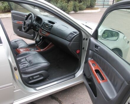 Серый Тойота Камри, объемом двигателя 2.4 л и пробегом 375 тыс. км за 5550 $, фото 14 на Automoto.ua