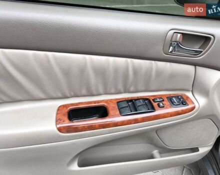 Сірий Тойота Камрі, об'ємом двигуна 3 л та пробігом 284 тис. км за 5700 $, фото 2 на Automoto.ua