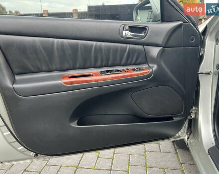 Сірий Тойота Камрі, об'ємом двигуна 3 л та пробігом 221 тис. км за 6300 $, фото 19 на Automoto.ua