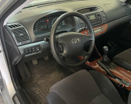 Серый Тойота Камри, объемом двигателя 2.4 л и пробегом 400 тыс. км за 5300 $, фото 5 на Automoto.ua