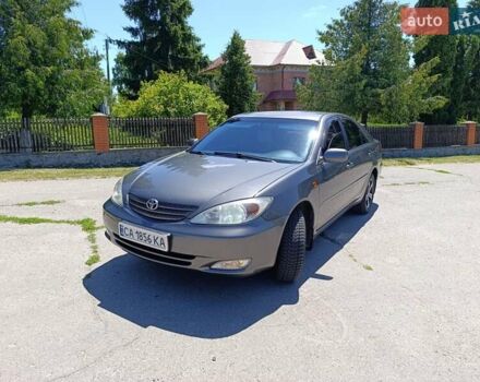 Сірий Тойота Камрі, об'ємом двигуна 2.4 л та пробігом 391 тис. км за 5100 $, фото 3 на Automoto.ua