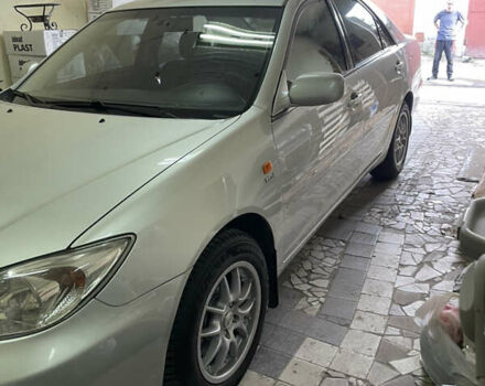 Серый Тойота Камри, объемом двигателя 2.4 л и пробегом 400 тыс. км за 5300 $, фото 1 на Automoto.ua