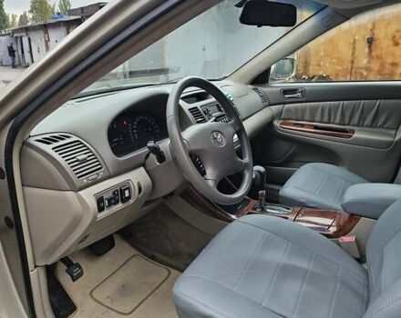 Серый Тойота Камри, объемом двигателя 3 л и пробегом 330 тыс. км за 3000 $, фото 3 на Automoto.ua