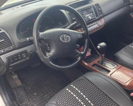 Сірий Тойота Камрі, об'ємом двигуна 2.4 л та пробігом 300 тис. км за 5400 $, фото 3 на Automoto.ua