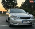 Серый Тойота Камри, объемом двигателя 2.4 л и пробегом 343 тыс. км за 5500 $, фото 1 на Automoto.ua