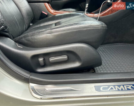 Сірий Тойота Камрі, об'ємом двигуна 3 л та пробігом 221 тис. км за 6300 $, фото 33 на Automoto.ua