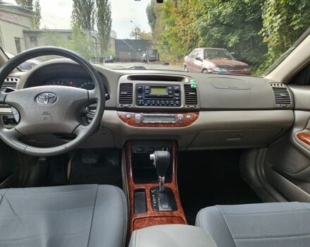 Серый Тойота Камри, объемом двигателя 3 л и пробегом 200 тыс. км за 3700 $, фото 23 на Automoto.ua