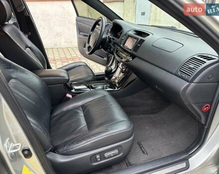 Серый Тойота Камри, объемом двигателя 2.36 л и пробегом 257 тыс. км за 8300 $, фото 58 на Automoto.ua