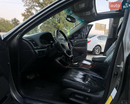 Тойота Камри 2004 в Харькове на Automoto.ua Серый Тойота Камри, объемом двигателя 3 л и пробегом 266 тыс. км за 4800 $, фото 8 на Automoto.ua