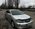 Сірий Тойота Камрі, об'ємом двигуна 2.4 л та пробігом 302 тис. км за 5800 $, фото 1 на Automoto.ua