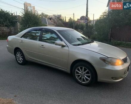 Тойота Камри 2004 в Киеве на Automoto.ua Серый Тойота Камри, объемом двигателя 2.36 л и пробегом 248 тыс. км за 4555 $, фото 3 на Automoto.ua