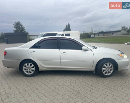 Серый Тойота Камри, объемом двигателя 2.4 л и пробегом 469 тыс. км за 6200 $, фото 4 на Automoto.ua