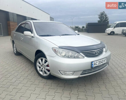 Серый Тойота Камри, объемом двигателя 2.4 л и пробегом 469 тыс. км за 6200 $, фото 2 на Automoto.ua