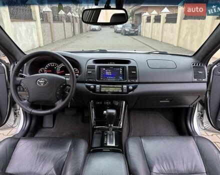 Серый Тойота Камри, объемом двигателя 2.36 л и пробегом 257 тыс. км за 8300 $, фото 60 на Automoto.ua