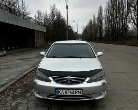 Сірий Тойота Камрі, об'ємом двигуна 2.4 л та пробігом 302 тис. км за 5800 $, фото 1 на Automoto.ua