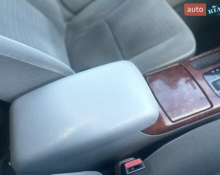 Серый Тойота Камри, объемом двигателя 2.4 л и пробегом 469 тыс. км за 6200 $, фото 28 на Automoto.ua