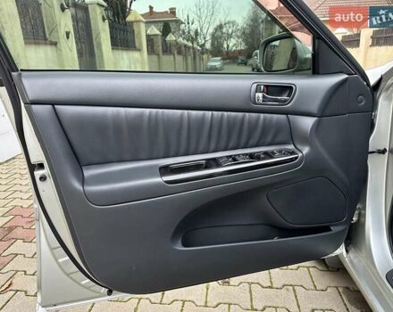 Серый Тойота Камри, объемом двигателя 2.36 л и пробегом 257 тыс. км за 8300 $, фото 46 на Automoto.ua