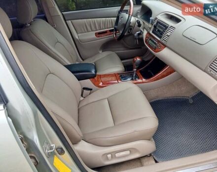 Тойота Камри 2004 в Белгород-Днестровском на Automoto.ua Серый Тойота Камри, объемом двигателя 2.36 л и пробегом 303 тыс. км за 5500 $, фото 14 на Automoto.ua