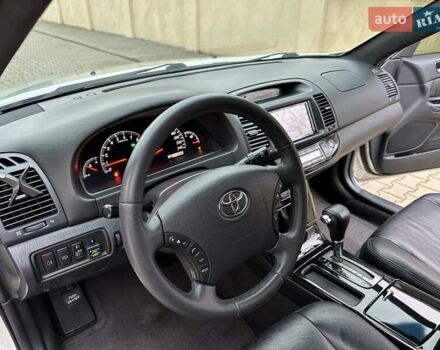 Серый Тойота Камри, объемом двигателя 2.36 л и пробегом 257 тыс. км за 8300 $, фото 50 на Automoto.ua