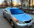 Сірий Тойота Камрі, об'ємом двигуна 3 л та пробігом 223 тис. км за 4600 $, фото 2 на Automoto.ua