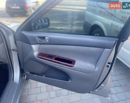 Серый Тойота Камри, объемом двигателя 2.4 л и пробегом 469 тыс. км за 6200 $, фото 23 на Automoto.ua