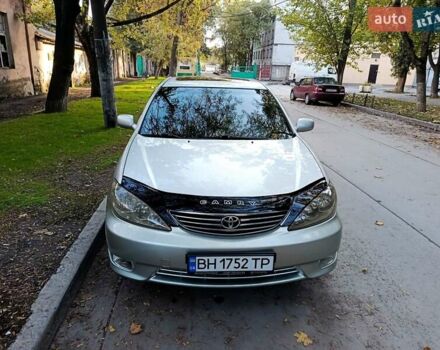 Сірий Тойота Камрі, об'ємом двигуна 3 л та пробігом 210 тис. км за 7200 $, фото 1 на Automoto.ua