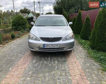 Серый Тойота Камри, объемом двигателя 2.4 л и пробегом 201 тыс. км за 5900 $, фото 1 на Automoto.ua