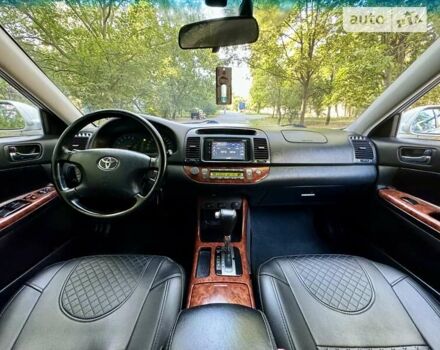 Серый Тойота Камри, объемом двигателя 2.36 л и пробегом 213 тыс. км за 6300 $, фото 45 на Automoto.ua