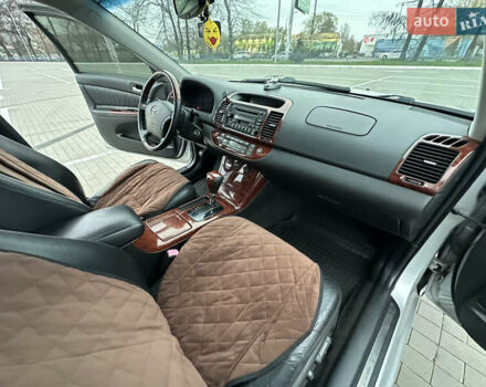 Серый Тойота Камри, объемом двигателя 2.36 л и пробегом 220 тыс. км за 6200 $, фото 35 на Automoto.ua